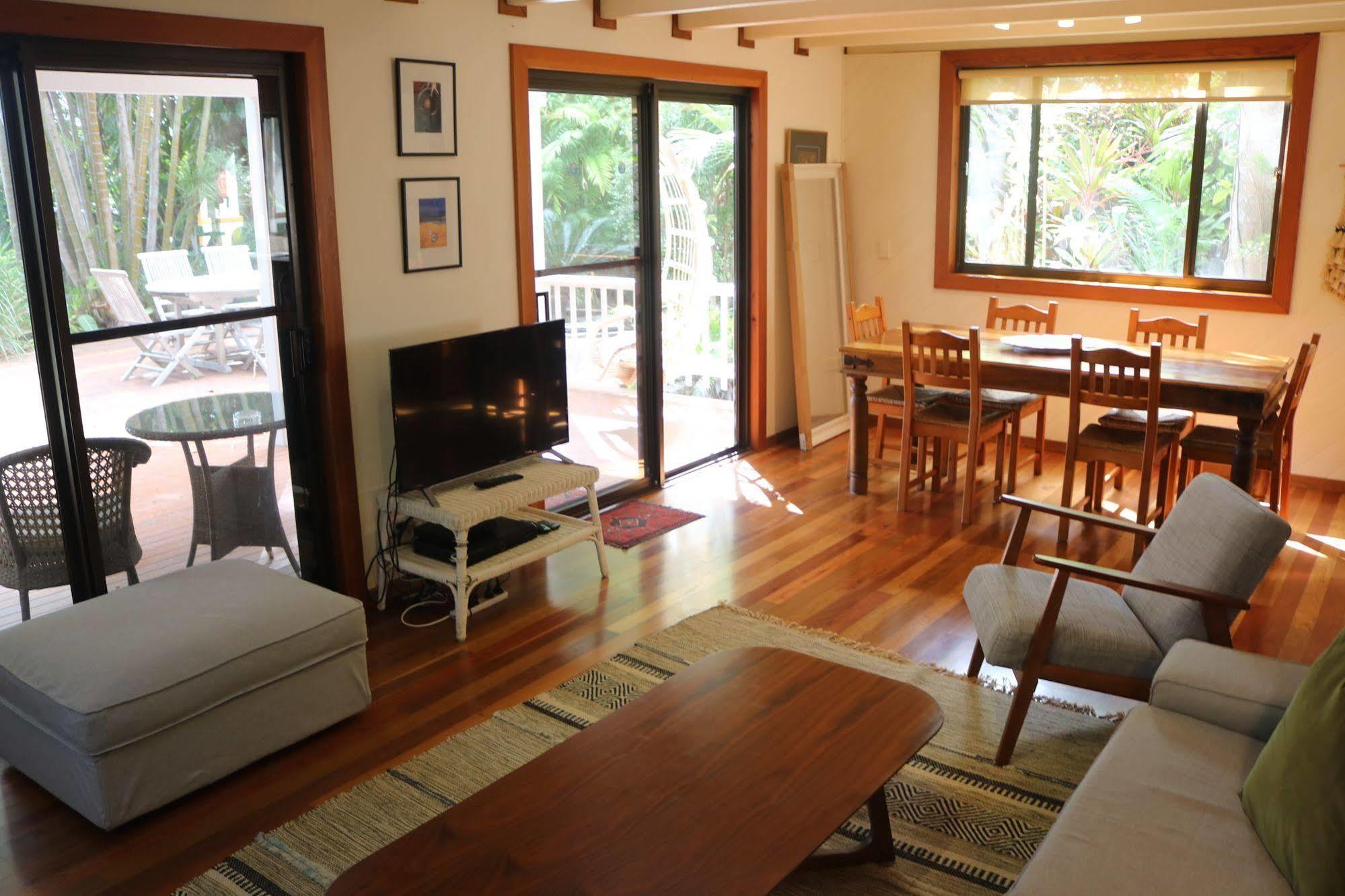 A Beach House At Byron Hotel Byron Bay Exterior photo
